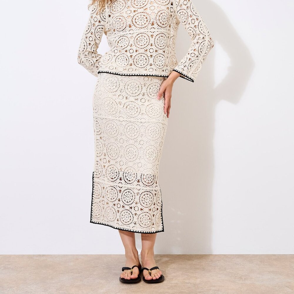 Crochet skirt with whipstitch hem